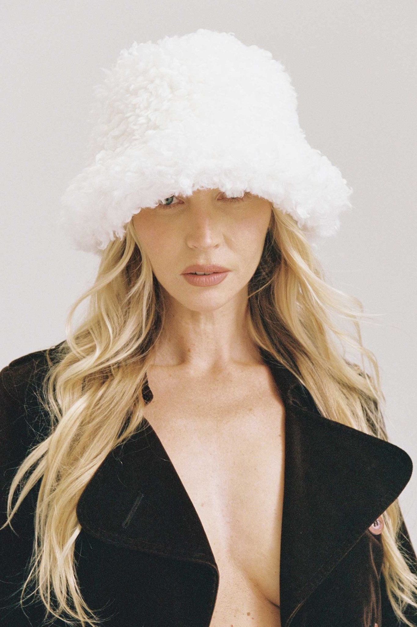 Faux - Fur Bucket Hat - CAPOLLE
